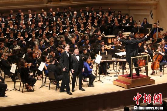 [中国新闻网]纪念美国铁路华工交响清唱剧《铁汉金钉》在纽约首演