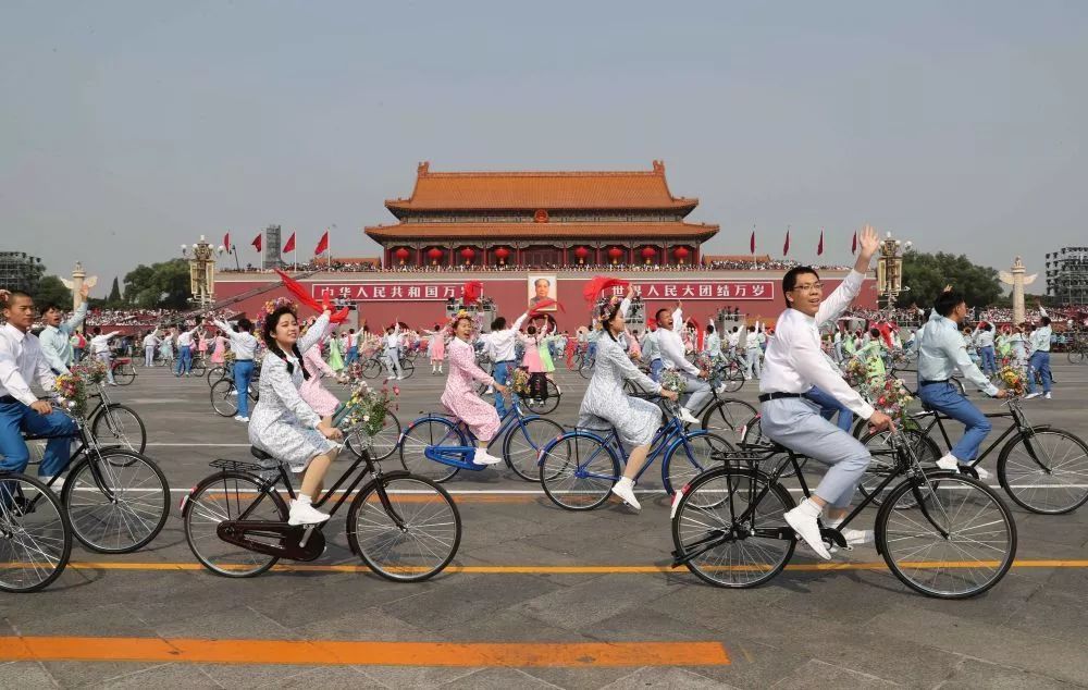 半月谈：张张精彩！这本相册，请您珍藏！