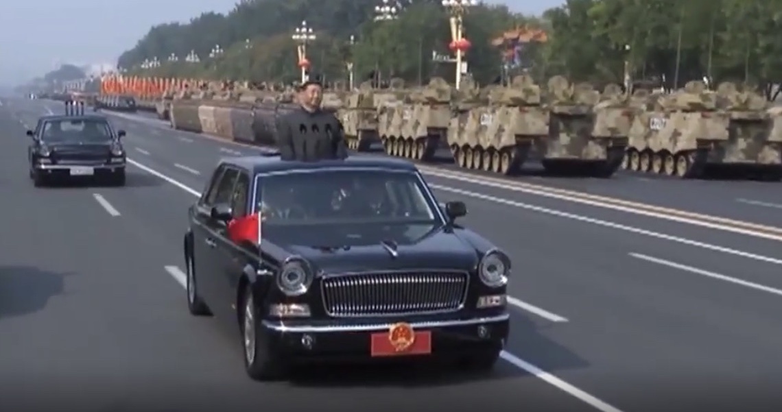 「新京报」盘点国庆庆典车元素:检阅车、越野车、卡车各显威风