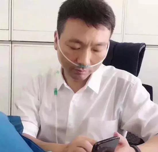新民晚报@主持人累到吸氧，7万只鸽子是借的，阅兵幕后同样让人特别激动