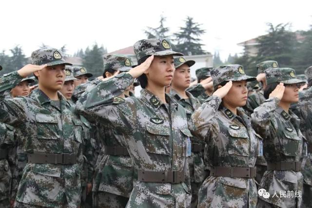 #人民前线#这就是女新兵的国庆节