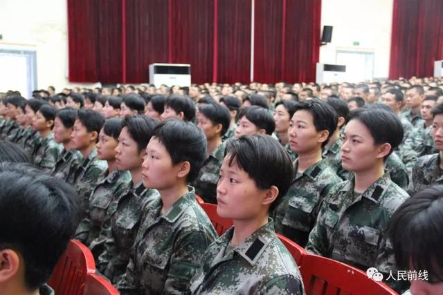 #人民前线#这就是女新兵的国庆节
