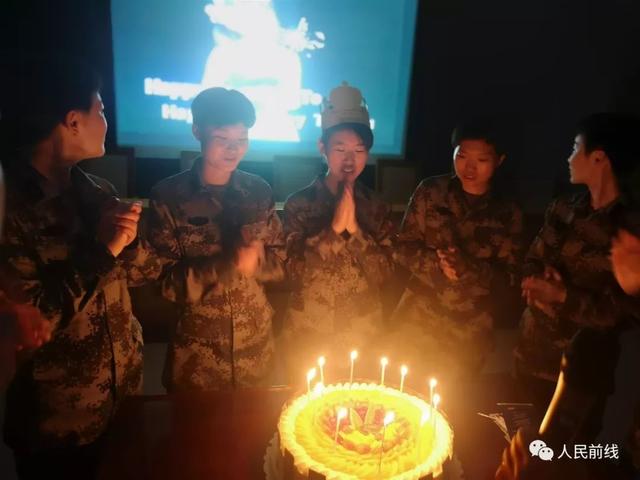 #人民前线#这就是女新兵的国庆节