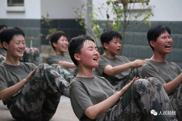 #人民前线#这就是女新兵的国庆节