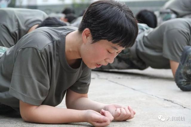 #人民前线#这就是女新兵的国庆节