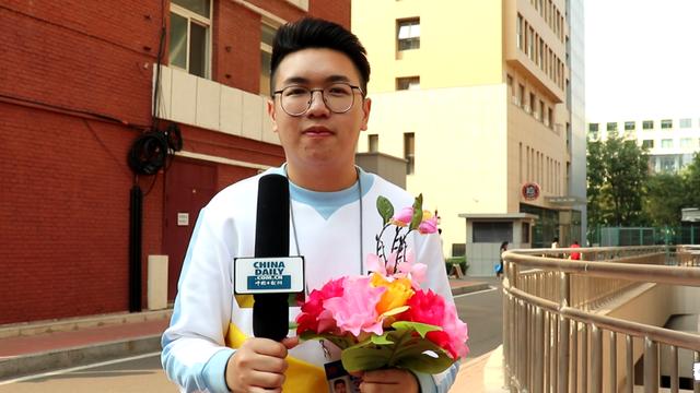[中国青年网]留学生眼中的国庆盛典