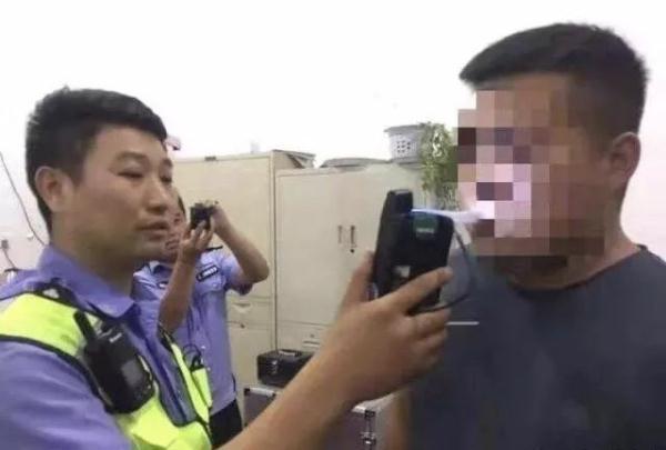 #光明网#菏泽同一地点，交警先后查获两名酒驾司机！一看竟是父子俩……