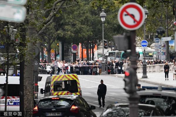 中国网■一持刀男子袭击巴黎警察总局 致3警员及一行政人员死亡