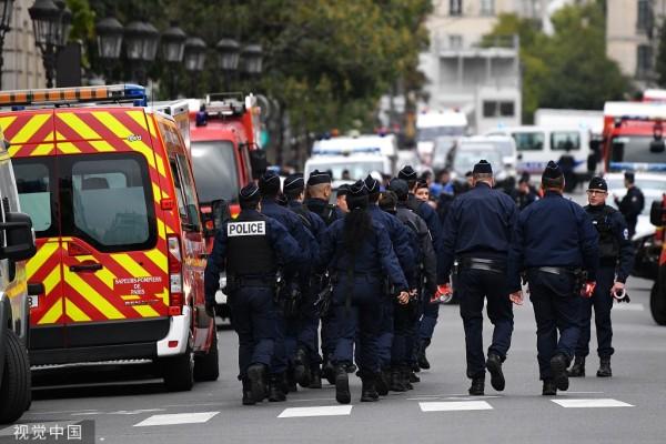 中国网■一持刀男子袭击巴黎警察总局 致3警员及一行政人员死亡