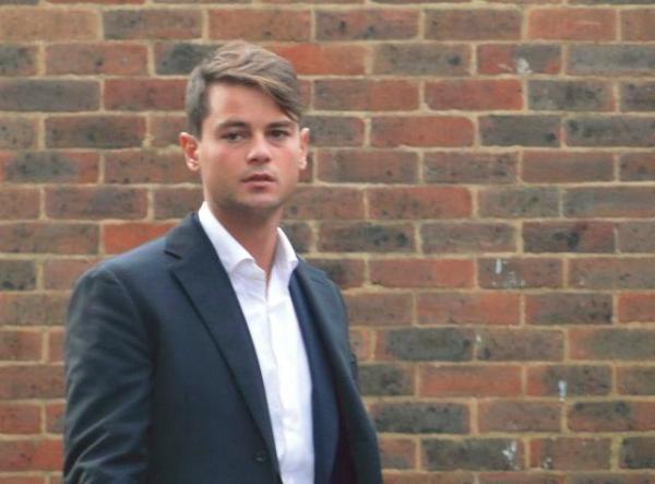 中国网@＂美两名男子涉嫌侵犯夜店女子，却难定罪：女子全程微笑表示默许？＂