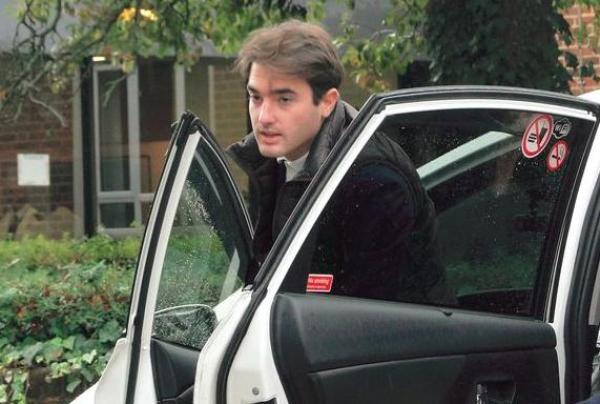 中国网@＂美两名男子涉嫌侵犯夜店女子，却难定罪：女子全程微笑表示默许？＂