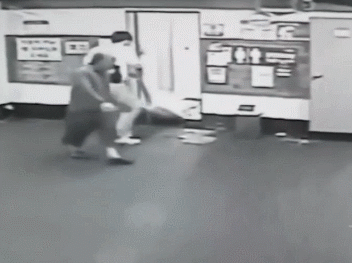 【海外网】韩国19岁女生在公厕被“臭晕”2个月后脑损伤死亡