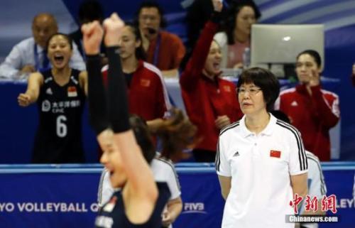 中国新闻网@中国女排重返世界第一！荣耀背后却是挑战重重