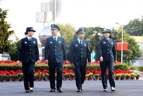 [人民前线]第71集团军医院的文职人员，来了