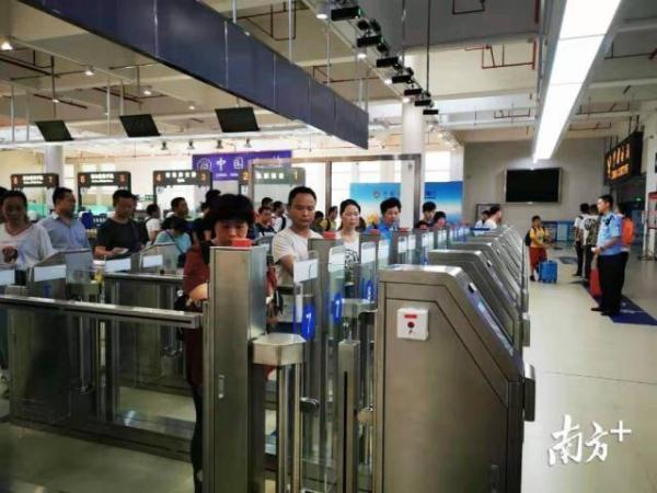 「光明网」通关旅客数量突破4.8万人次，横琴口岸迎来出入境高峰