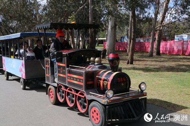 人民网■澳大利亚堪培拉举行南半球最大花卉节