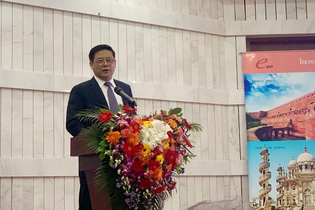 #环球网#印度驻华大使馆纪念甘地诞辰150周年 多位画家手绘甘地画像