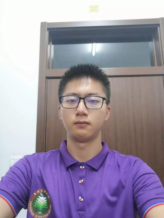 南方都市报@十一天安门群众游行队伍里，有两位惠州学生