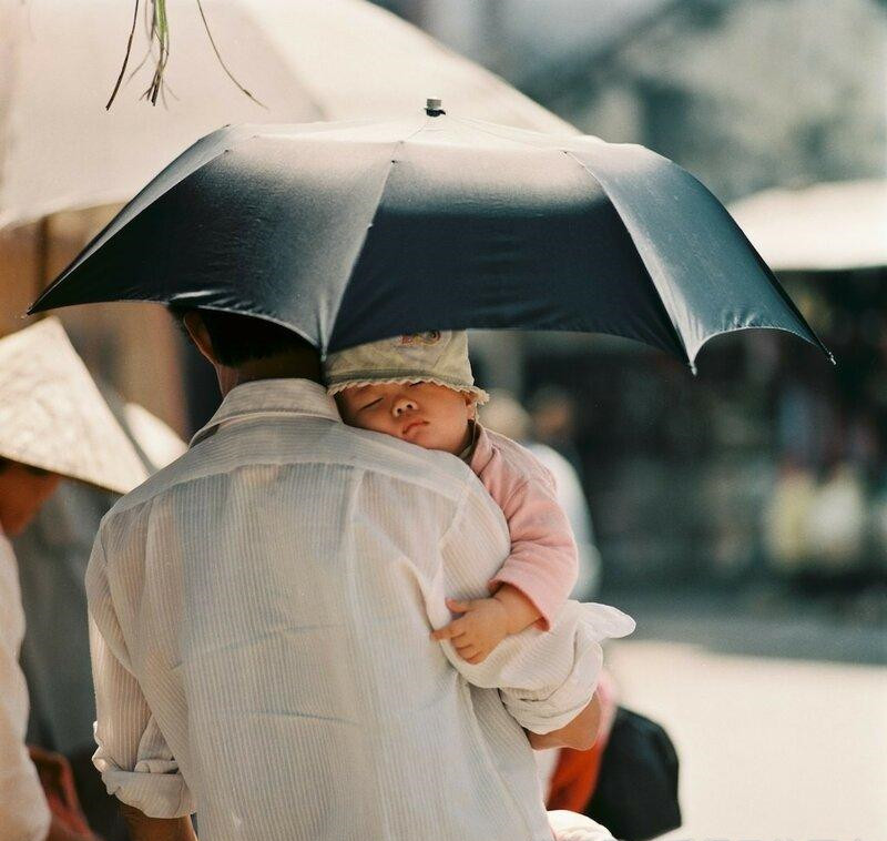 [文汇报]1987年德国摄影师拍摄的中国老照片，风景清俗秀丽，人们勤劳朴实