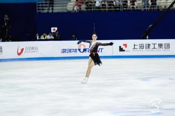 光明网：上海超级杯彭程、金杨双人滑摘金