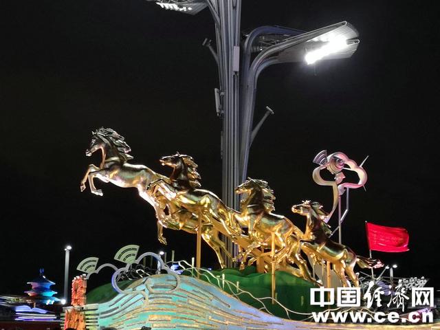 「中国经济网」34辆地方彩车亮相北京奥林匹克公园