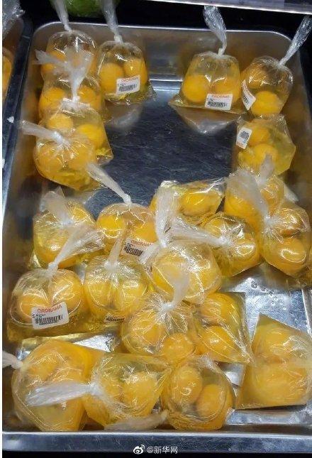 [光明网]太荒谬！葡萄独粒包装、橘子剥好放塑料盒 网友：这会给地球带来严重的污染