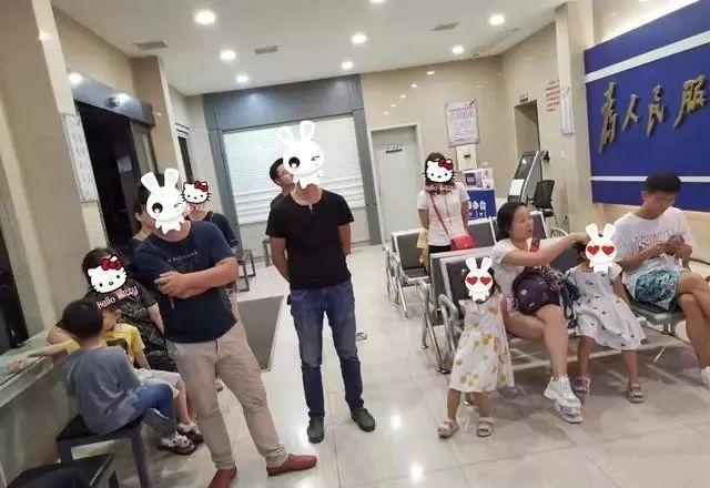 #环球网#“第一次到派出所睡觉吧？”