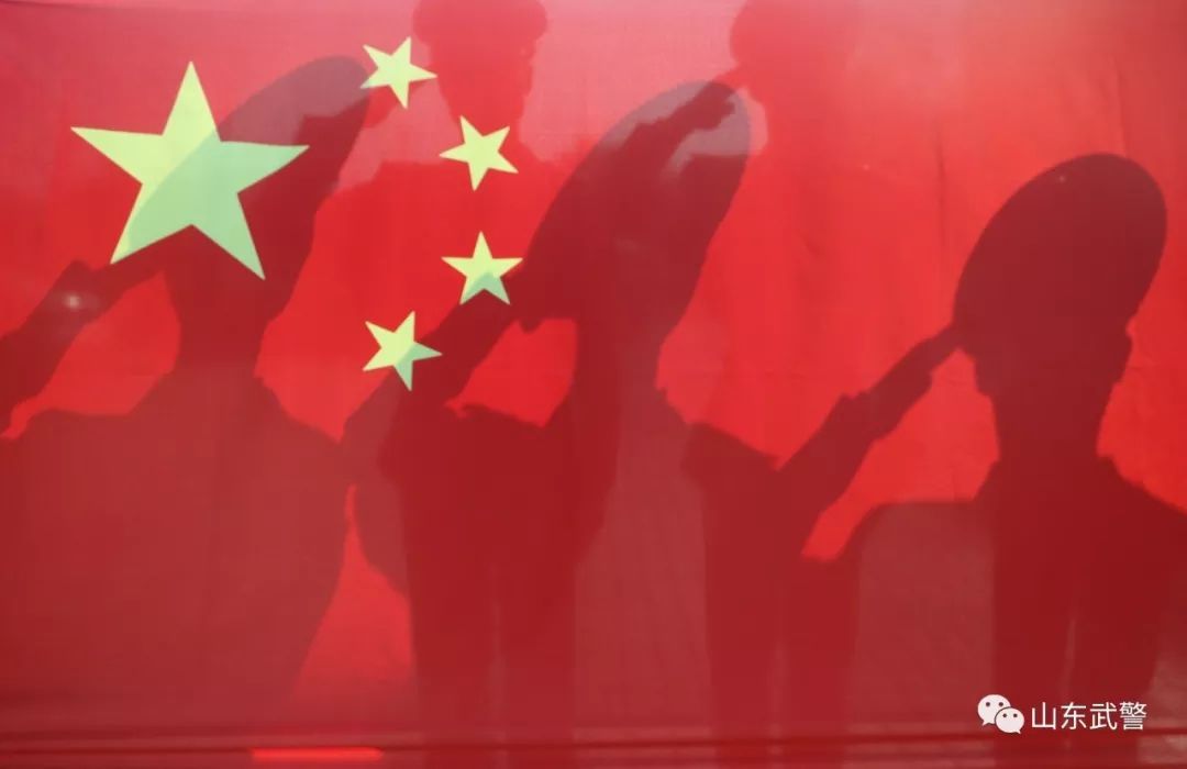              我和国旗合个影