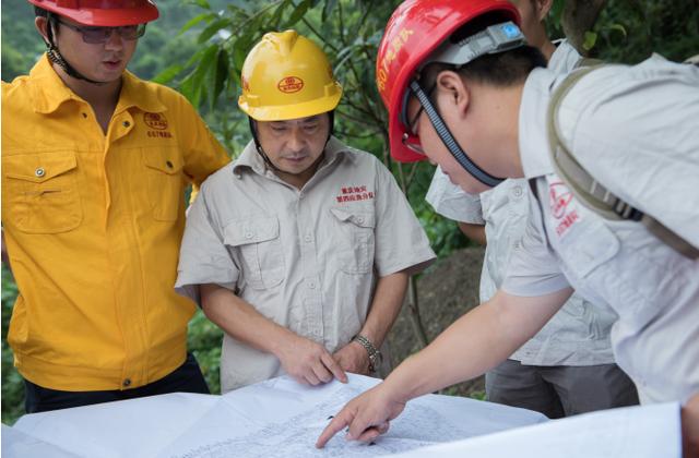 上游新闻：巴渝大工匠 |“地质医生”张天友：用“脚步”坚守平凡岗位的光和热