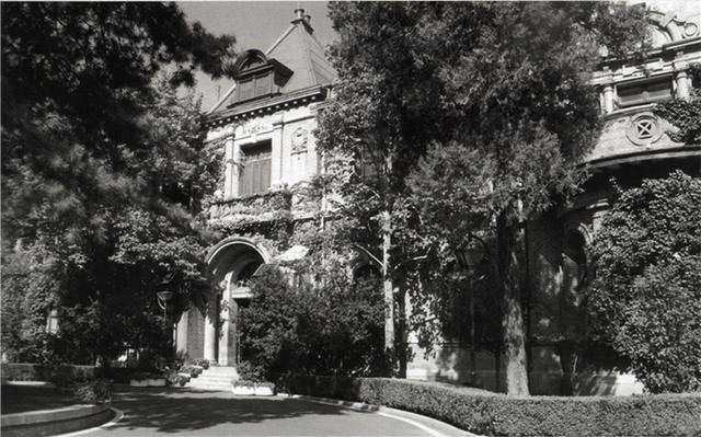 国防部发布■国际军事合作成就展⑤：《第一部分 攻坚克难 巩固新生——积极配合重大军事斗争》