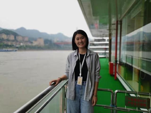 「上游新闻」感谢：湿冷天气下 清洁大妈的三次“啰嗦”