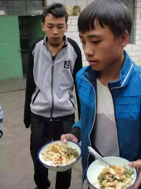 「光明网」共享双臂的影子兄弟