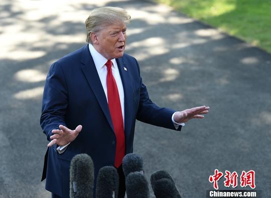 中国新闻网■福克斯新闻民调：逾半数选民支持弹劾特朗普