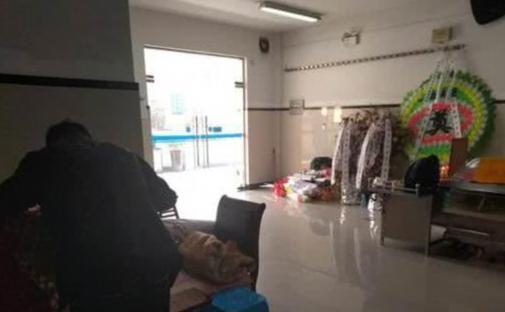 光明网@10岁男童被同学父亲刺死，凶手庭上无一句道歉