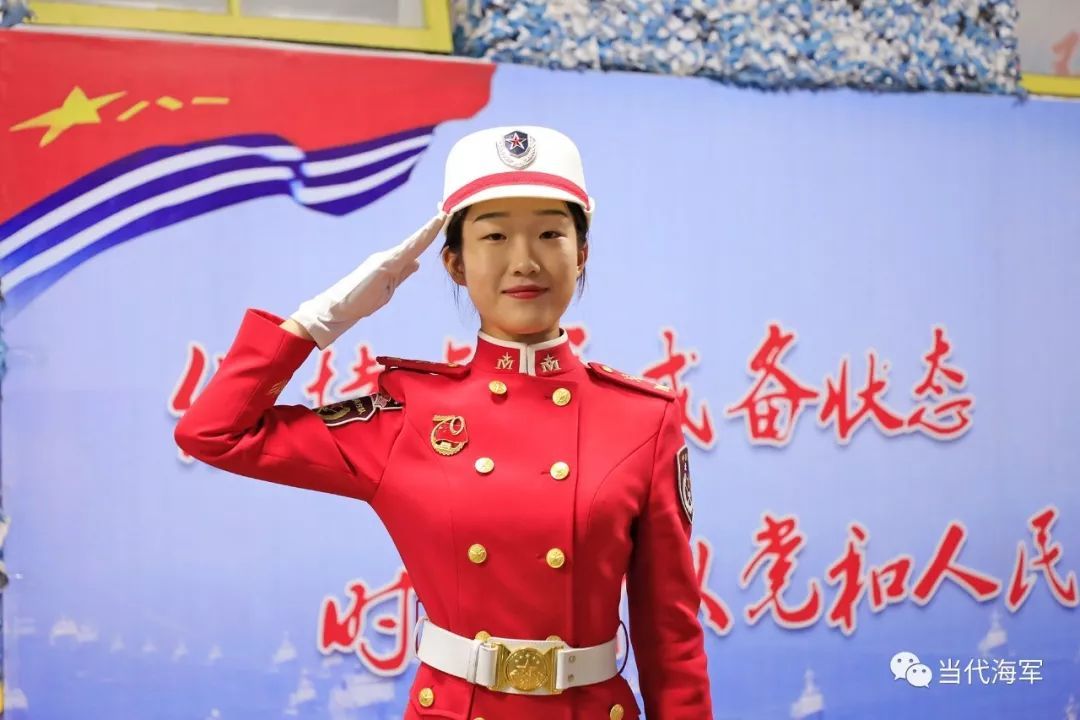 #共青团中央#最新！因阅兵任务推迟入伍，她正式加入了海军！