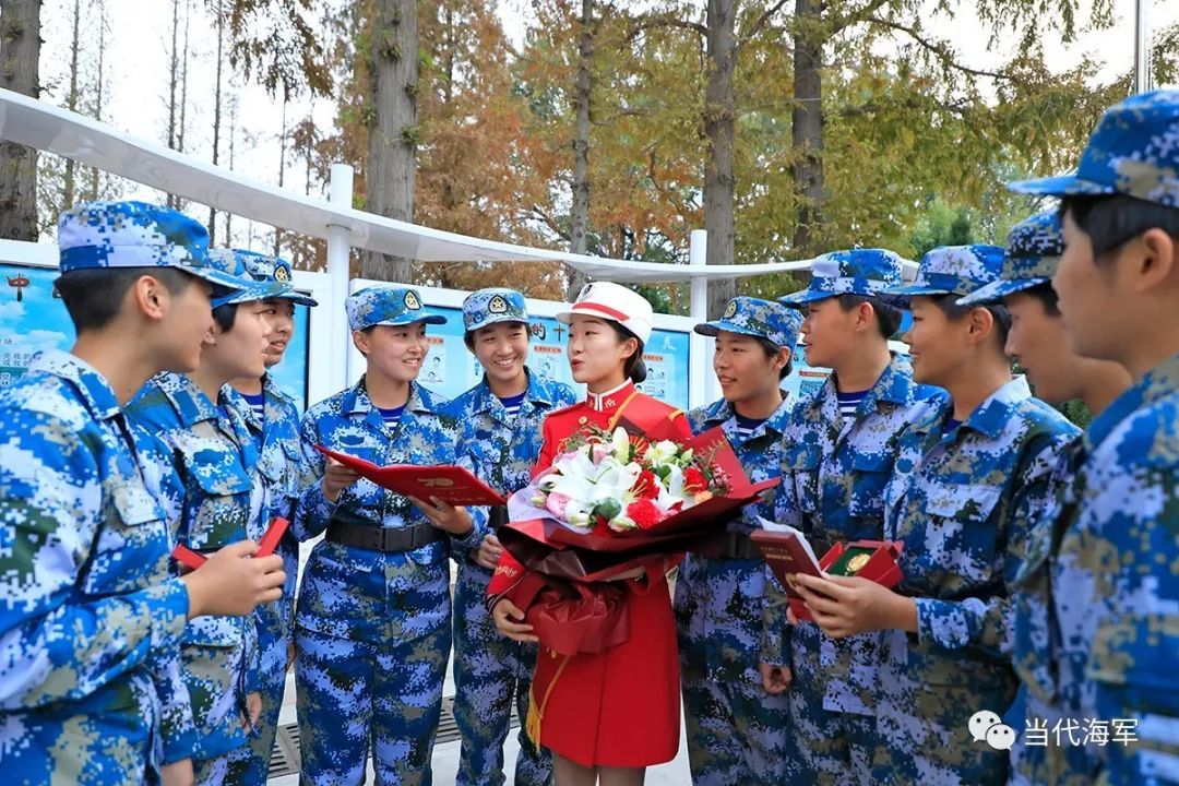 #共青团中央#最新！因阅兵任务推迟入伍，她正式加入了海军！