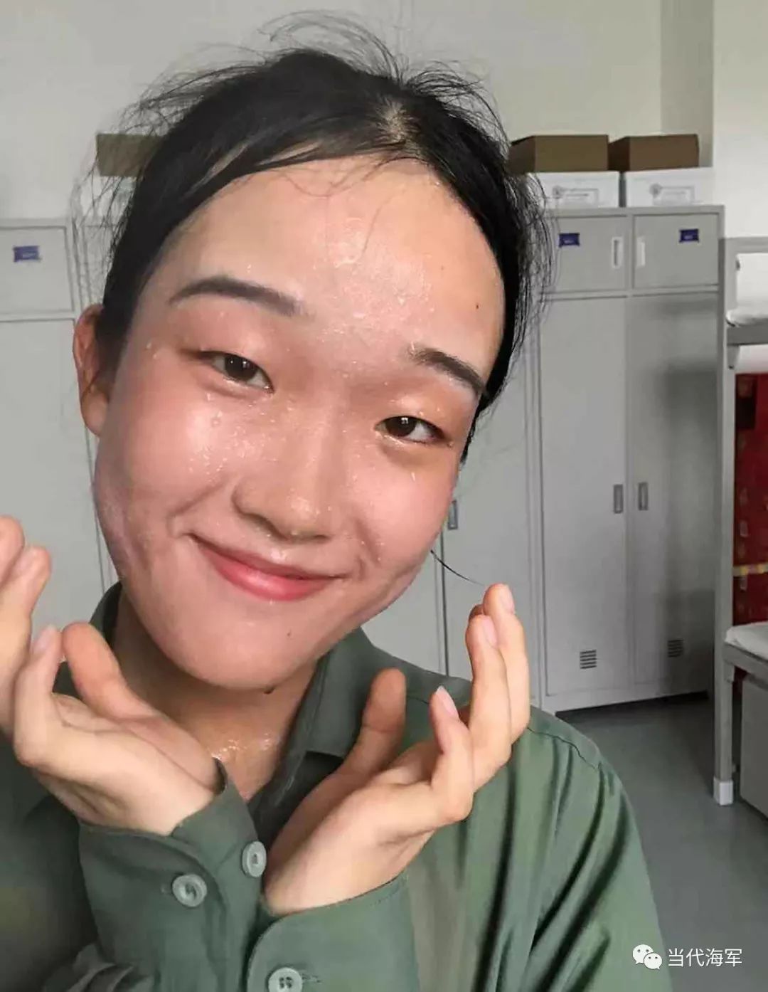 #共青团中央#最新！因阅兵任务推迟入伍，她正式加入了海军！