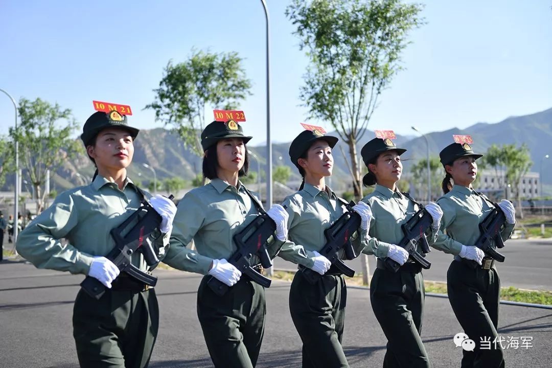 #共青团中央#最新！因阅兵任务推迟入伍，她正式加入了海军！