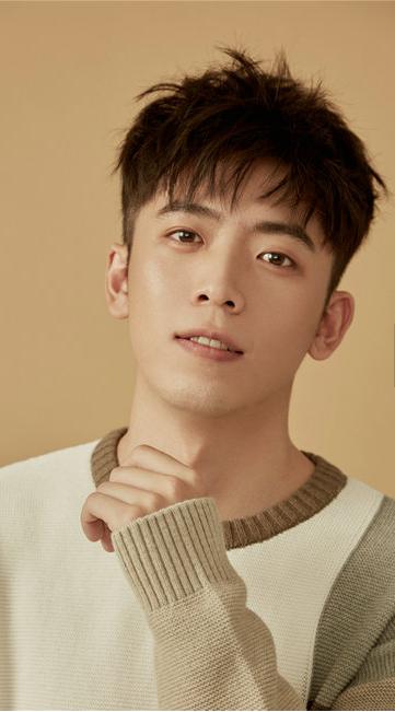 韩明霖秋季写真阳光随性笑容治愈人心