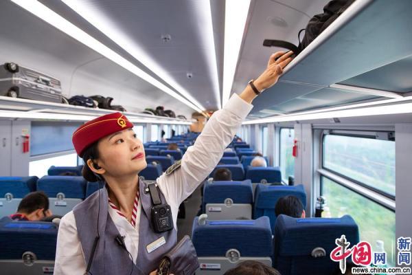 「中国网」宁启铁路首次全线贯通“绿巨人”复兴号动车组上线运行