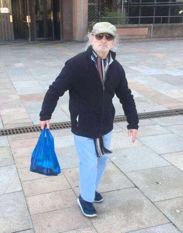 光明网：妻子生活在垃圾堆中数月，入院19天后离世，英国男子被判刑8年