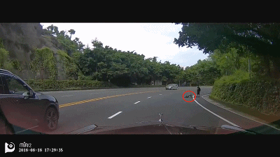 「环球网」老人骑车下坡离奇身亡！旁边出现神秘劳斯莱斯！揭开真相