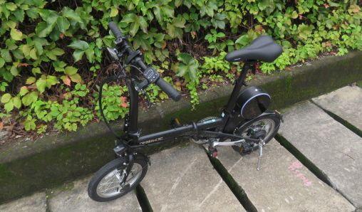 「环球网」老人骑车下坡离奇身亡！旁边出现神秘劳斯莱斯！揭开真相