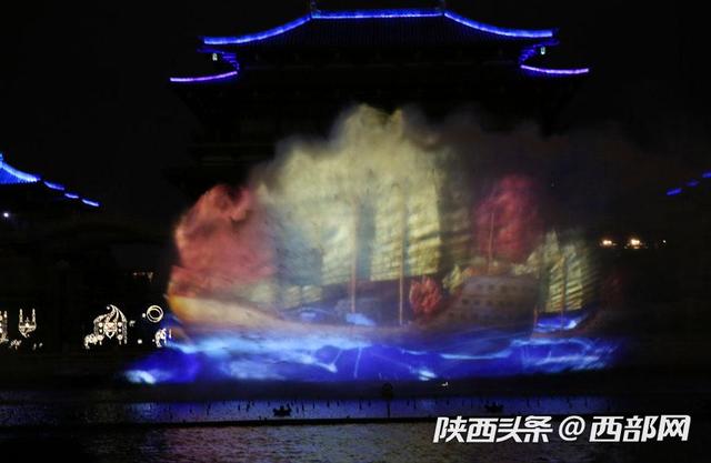 「西部网」芙蓉湖里坐仿古游船看大型水舞光影秀《大唐追梦》穿越到唐朝