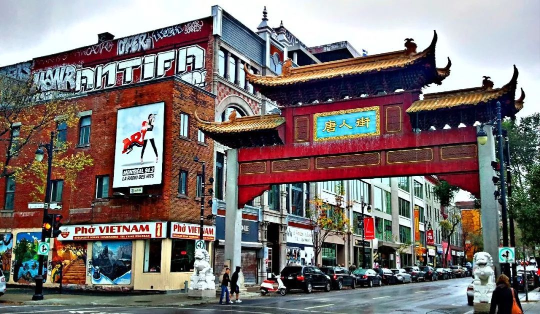 和那年代来多伦多的大多中国人一样,老胡第一站是唐人街