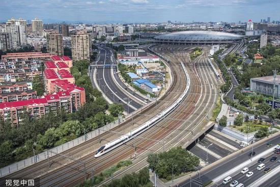 「参考消息」一则中国高铁视频海外圈粉 印度网友：向中国学习
