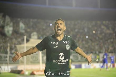 「光明网」足坛奇迹！沙佩科恩斯空难幸存者进球了