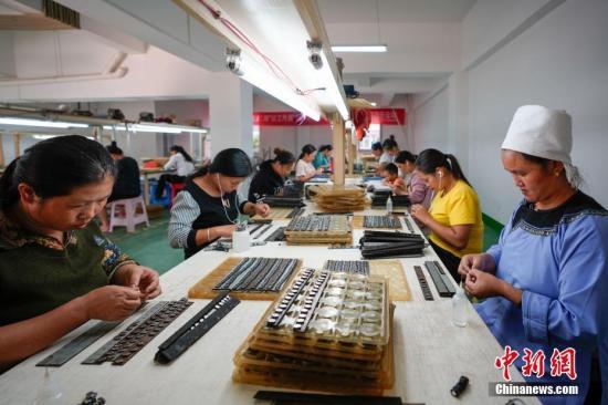 中国新闻网@中国已有700多万贫困搬迁人口实现脱贫