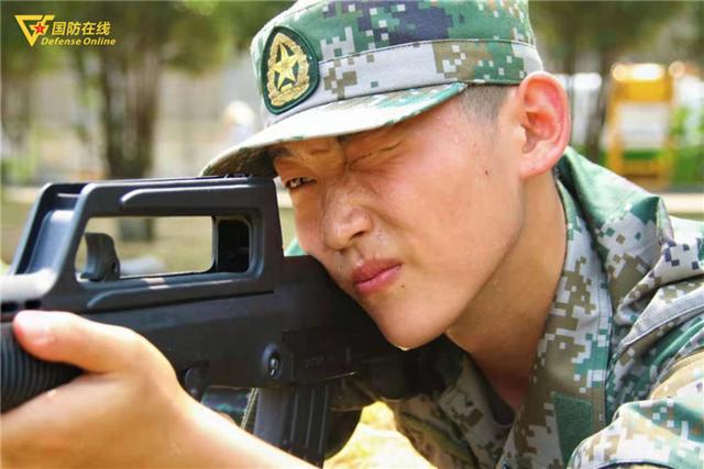 新训七十二变看军校新学员华丽转型