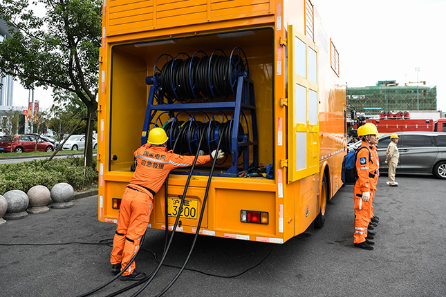 文汇报@更精细、更精准！“水电煤”全套应急已就位！70秒看进博会(5)